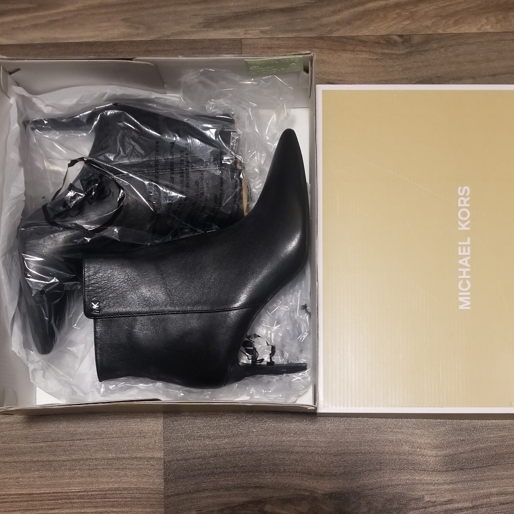 NEW Michael Kors black MK high heel leather boots - Picture 4 of 4
